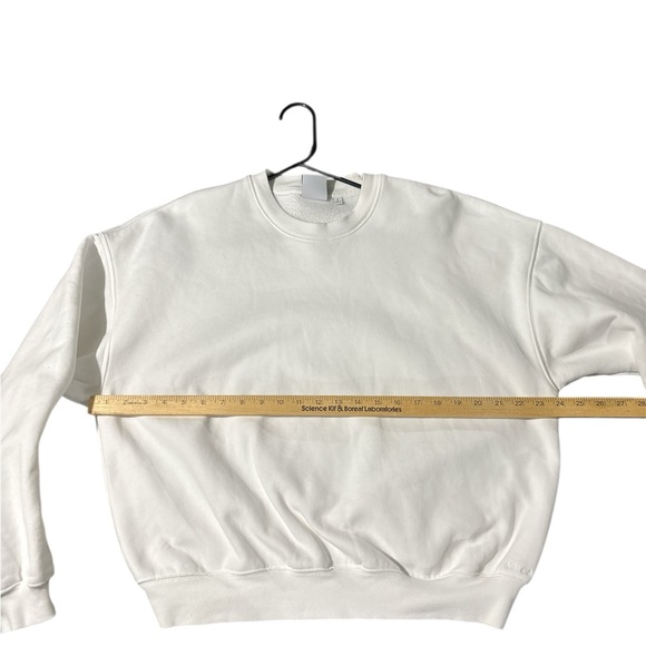 Aritzia cozy fleece mega crew White Women's Sweatshirt - Picture 7 of 8